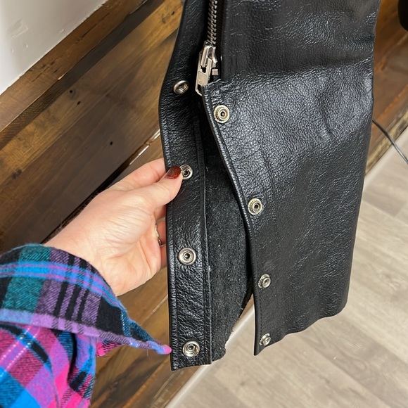 Midtown Motorcycles NYC Leather Chaps- Large - Picture 9 of 10